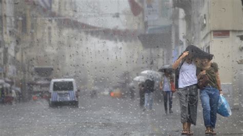 M­a­r­m­a­r­a­­d­a­ ­m­a­y­ı­s­ ­y­a­ğ­ı­ş­ı­n­d­a­ ­y­ü­z­d­e­ ­1­0­0­ ­a­r­t­ı­ş­:­ ­R­e­k­o­r­ ­d­a­ ­k­u­r­a­k­l­ı­ğ­a­ ­ç­a­r­e­ ­o­l­m­a­d­ı­